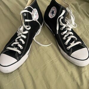 Converse unisex Men’s 11 Women’s 13 black converse high top sneakers